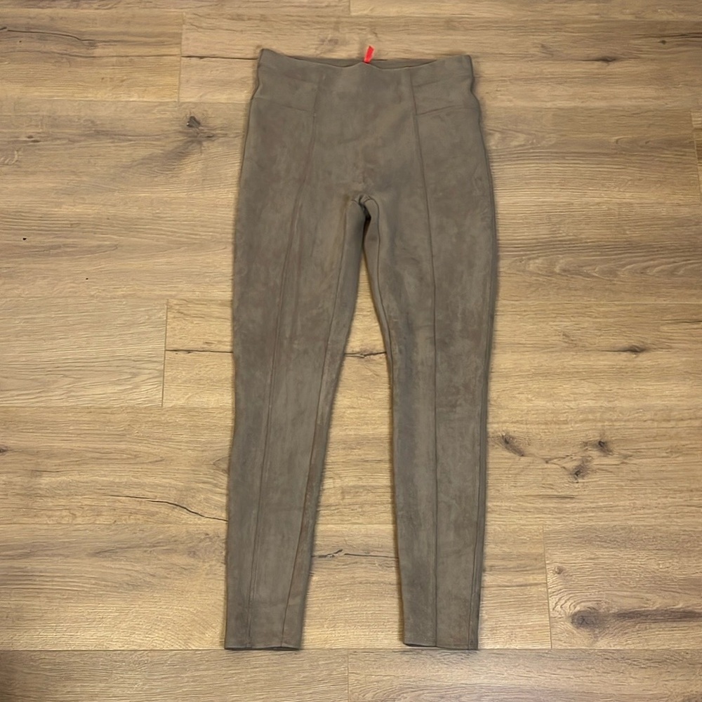 Spanx | Tan camel color Faux Suede leggings/pants Women’s size L compression